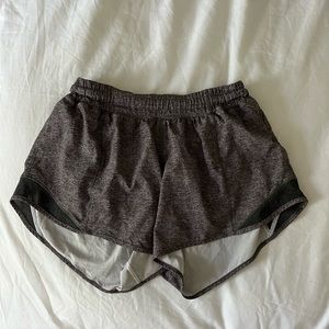 Lululemon Hotty Hot Shorts, 4” size 8
